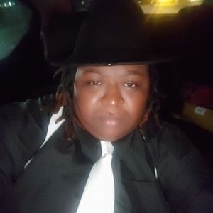 Meet your Posher, Debra